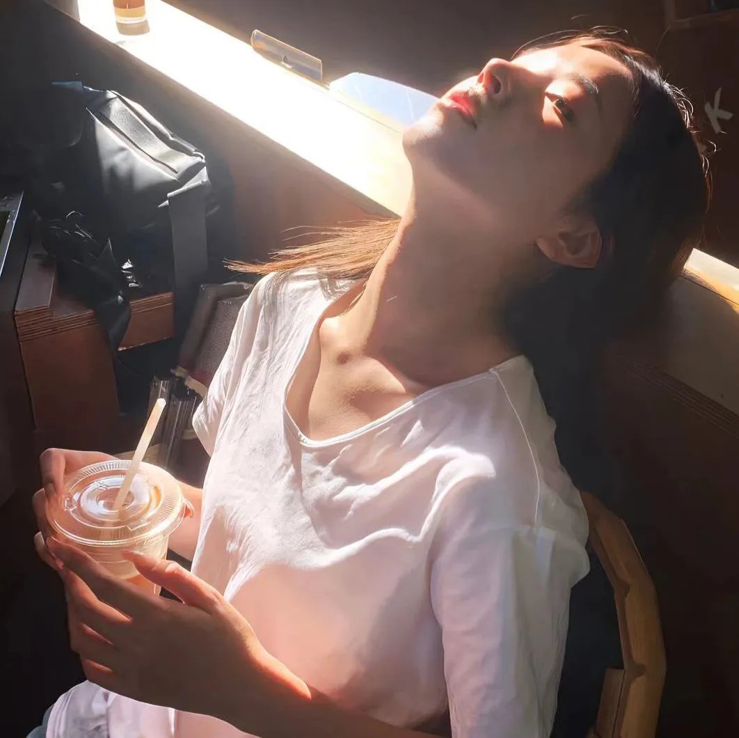 海棠经雨胭脂透